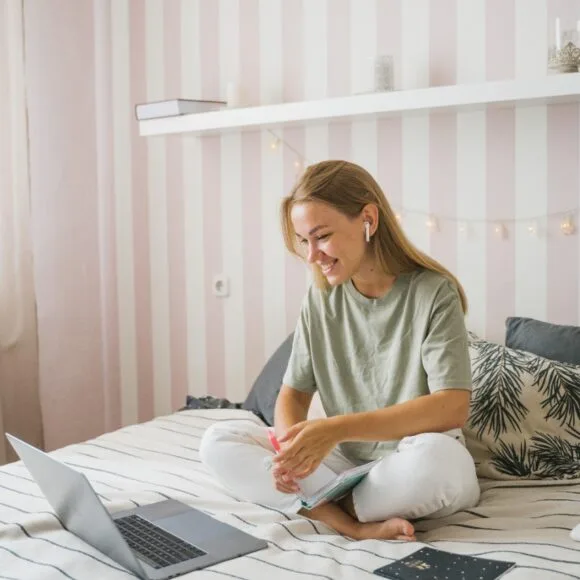 Why would you learn English online with GlobeAbc? Why would you learn English online with GlobeAbc?